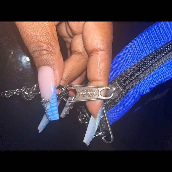 Eastpak X Telfar Painter’s Tape Circle Bag - Picture 4 of 8